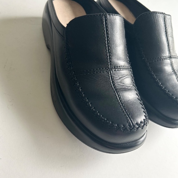 Dansko Black Genuine Leather Rubber Outsole Clogs size EUR 37, US 6.5 - Picture 7 of 13